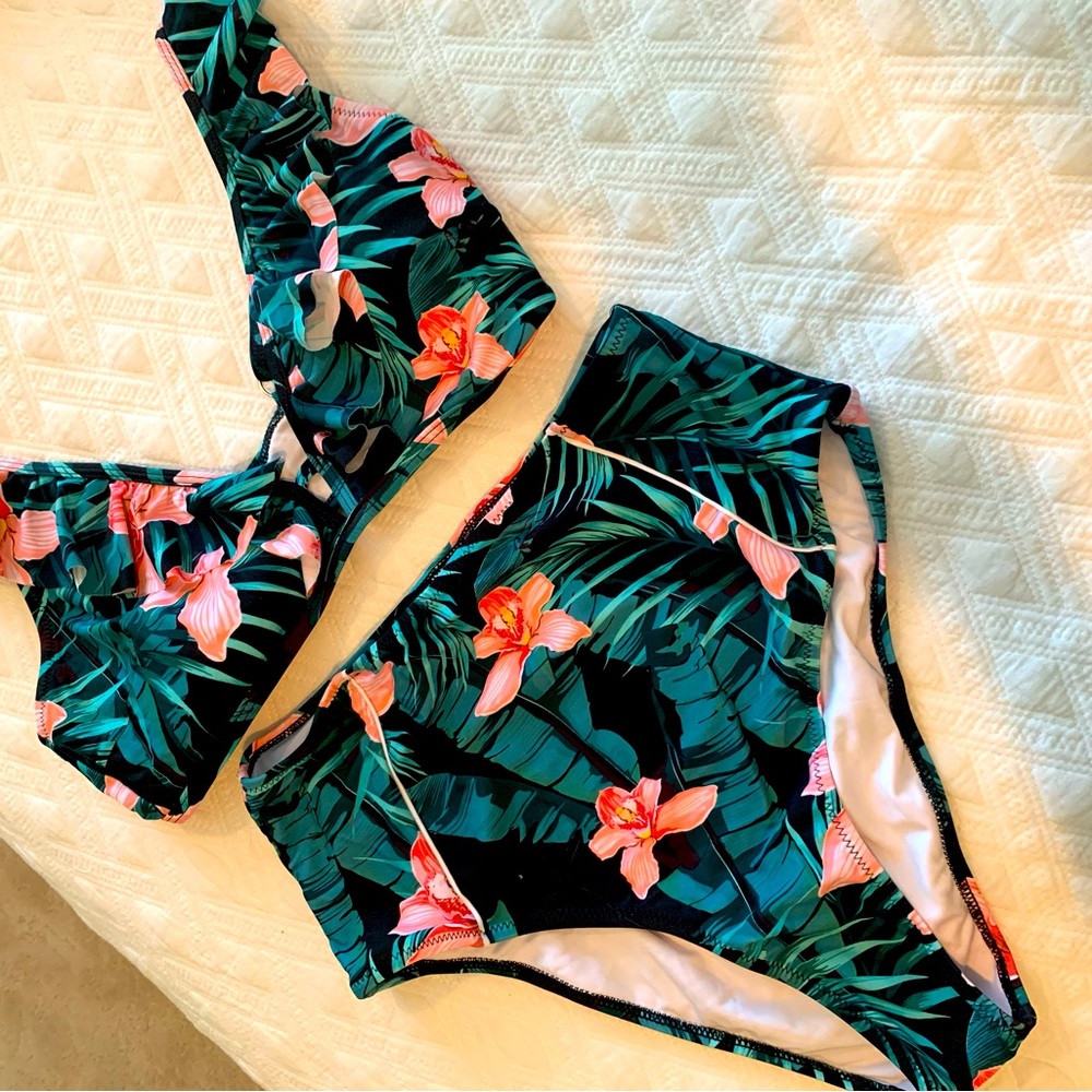 Tropical two piece